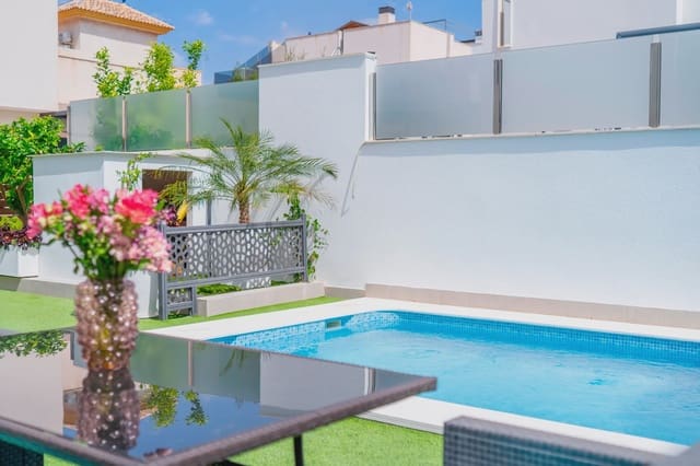 5 makuuhuone Huvila myytävänä paikassa Parque Acuático - Sector 25, Torrevieja mukana uima-altaan - 559 000 € (Ref: 10005893)