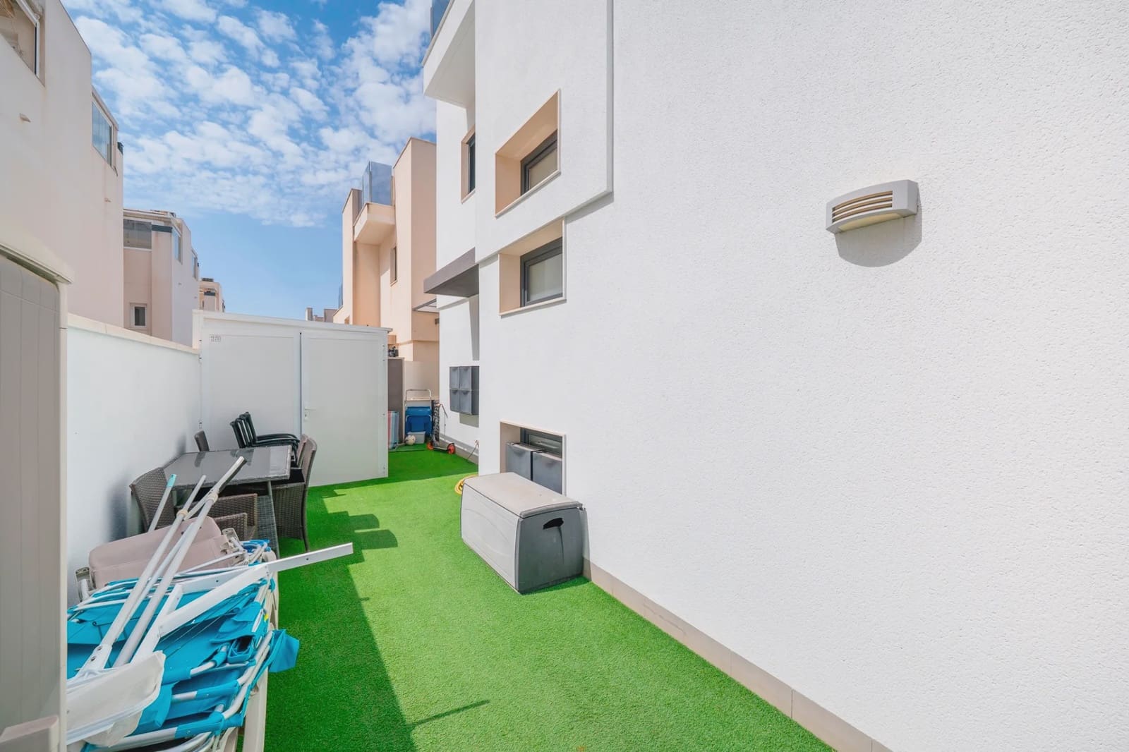 5 makuuhuone Huvila myytävänä paikassa Torrevieja mukana uima-altaan - 559 000 € (Ref: 10005893)