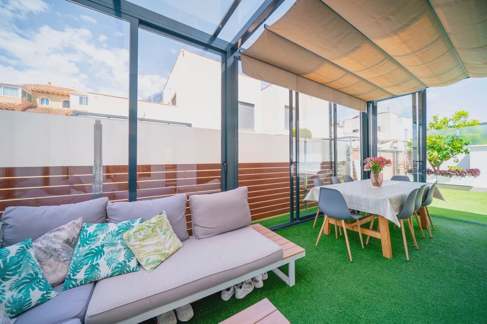 5 makuuhuone Huvila myytävänä paikassa Torrevieja mukana uima-altaan - 559 000 € (Ref: 10005893)