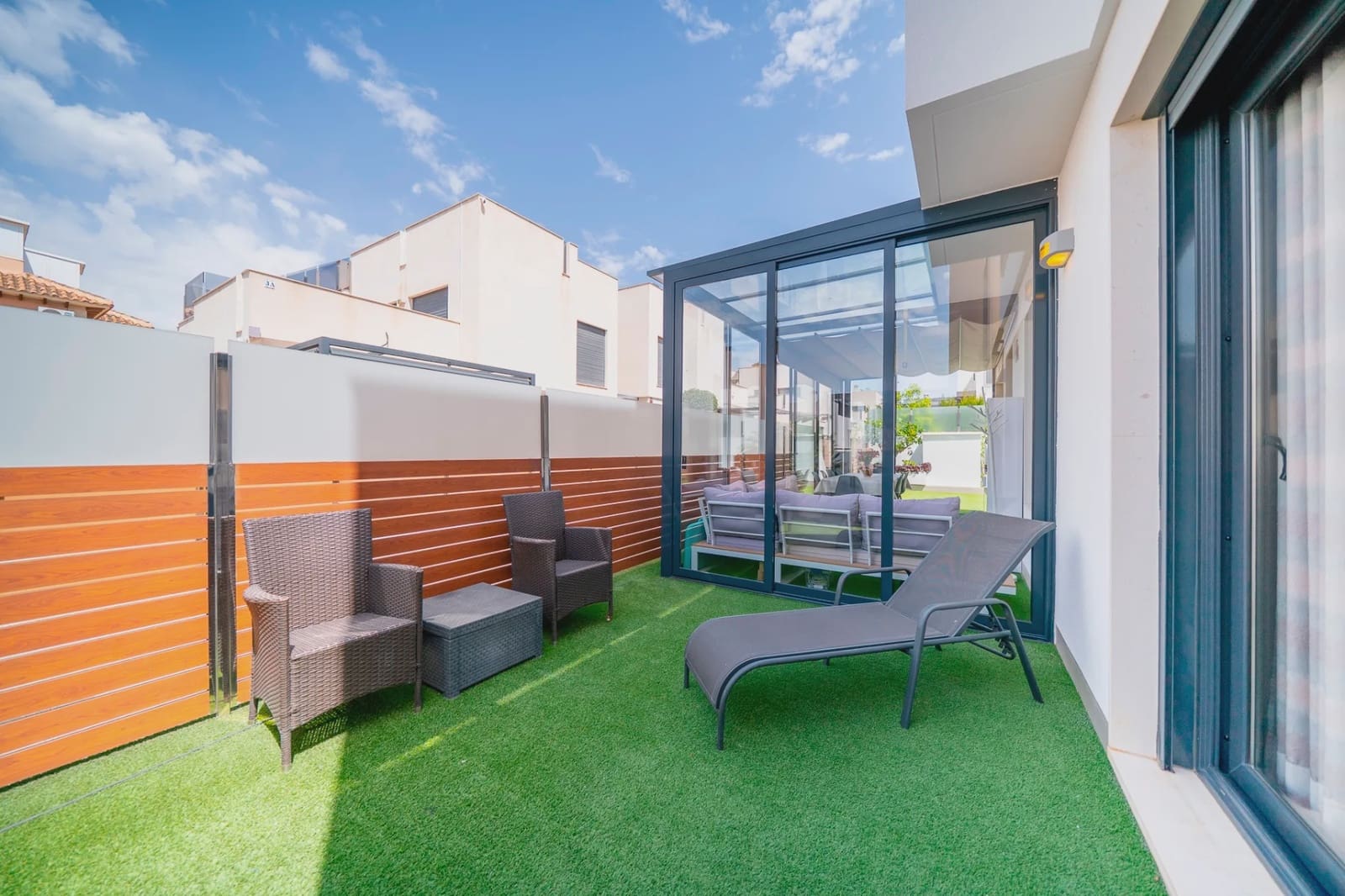 5 makuuhuone Huvila myytävänä paikassa Torrevieja mukana uima-altaan - 559 000 € (Ref: 10005893)