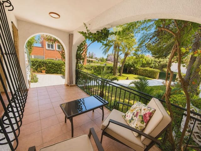 Casa de 3 habitaciones en Los Balcones en venta con piscina garaje - 348.000 € (Ref: 10005895)