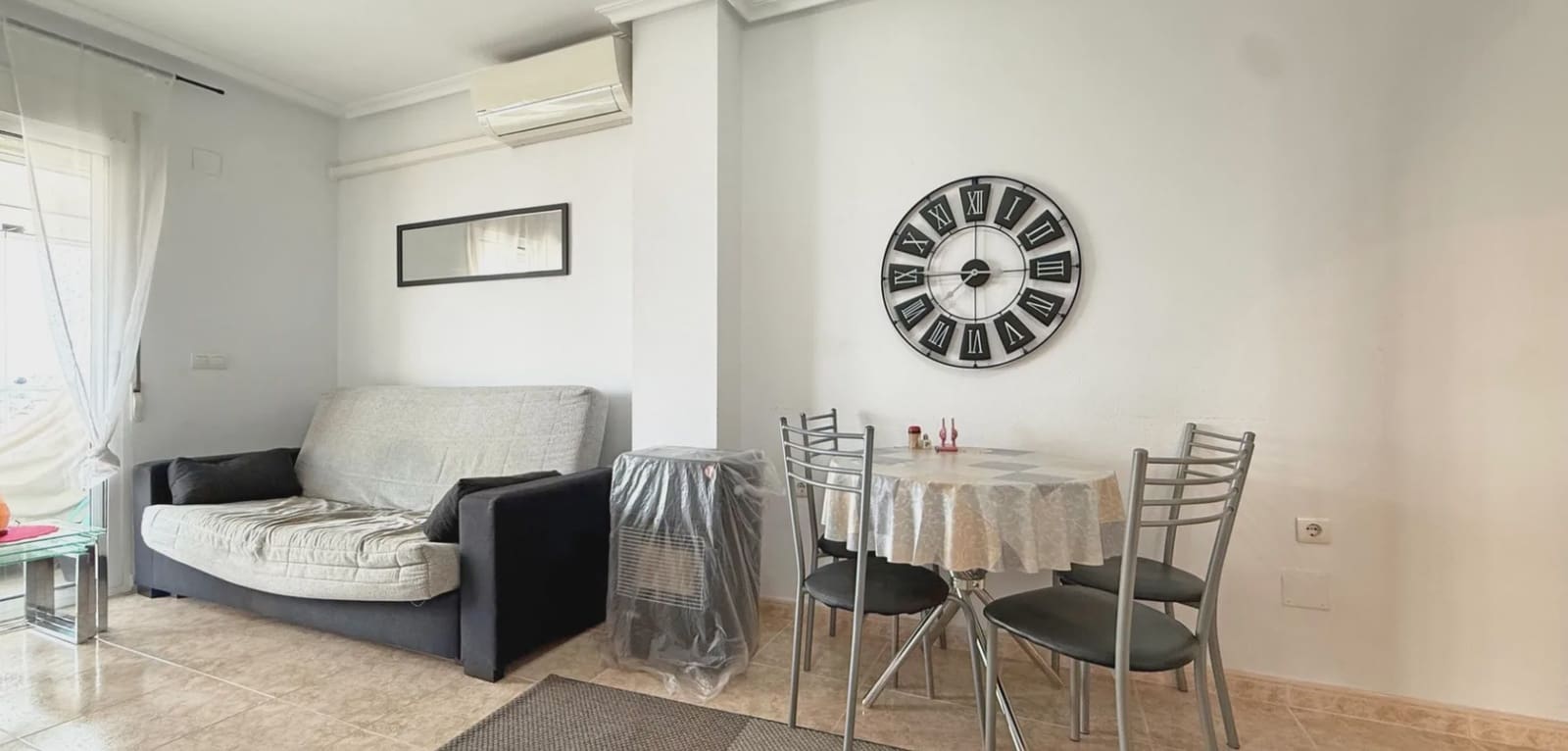 Apartamento de 2 habitaciones en Torrevieja en venta con piscina - 159.900 € (Ref: 10011672)