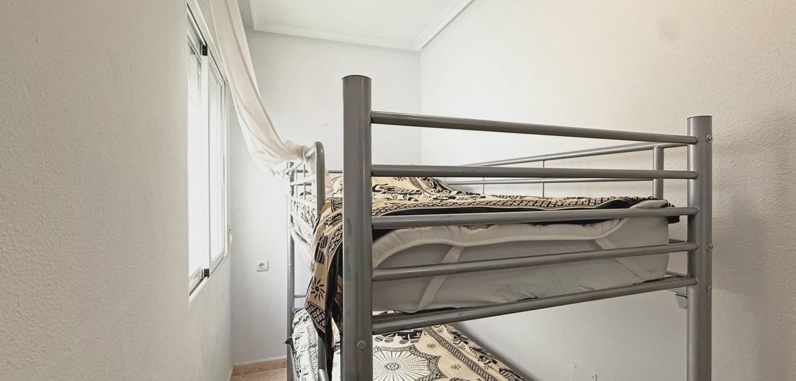 Apartamento de 2 habitaciones en Torrevieja en venta con piscina - 159.900 € (Ref: 10011672)