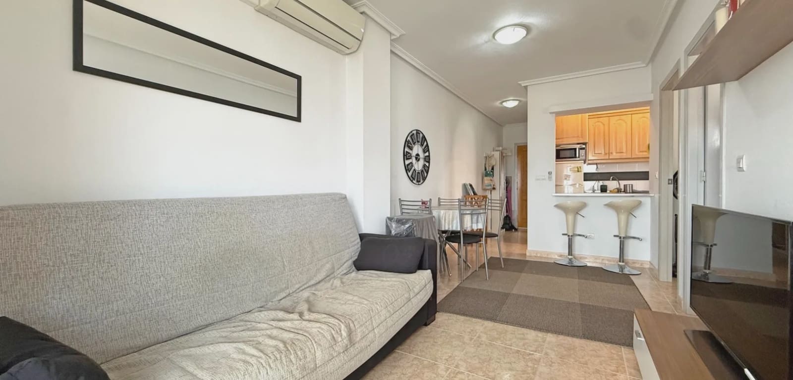 Apartamento de 2 habitaciones en Torrevieja en venta con piscina - 159.900 € (Ref: 10011672)