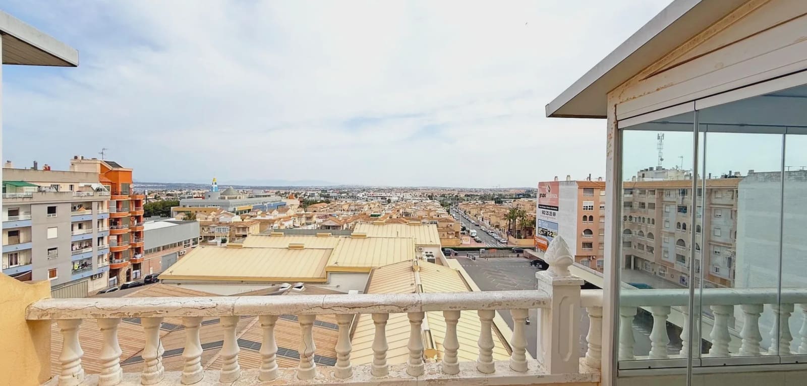 Apartamento de 2 habitaciones en Torrevieja en venta con piscina - 159.900 € (Ref: 10011672)
