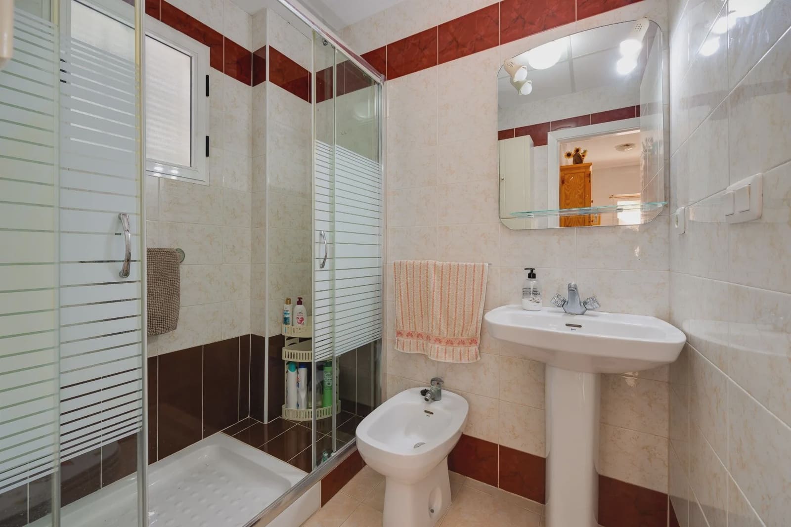 2 Zimmer Bungalow zu verkaufen in Torrevieja mit Pool - 149.900 € (Ref: 10011676)