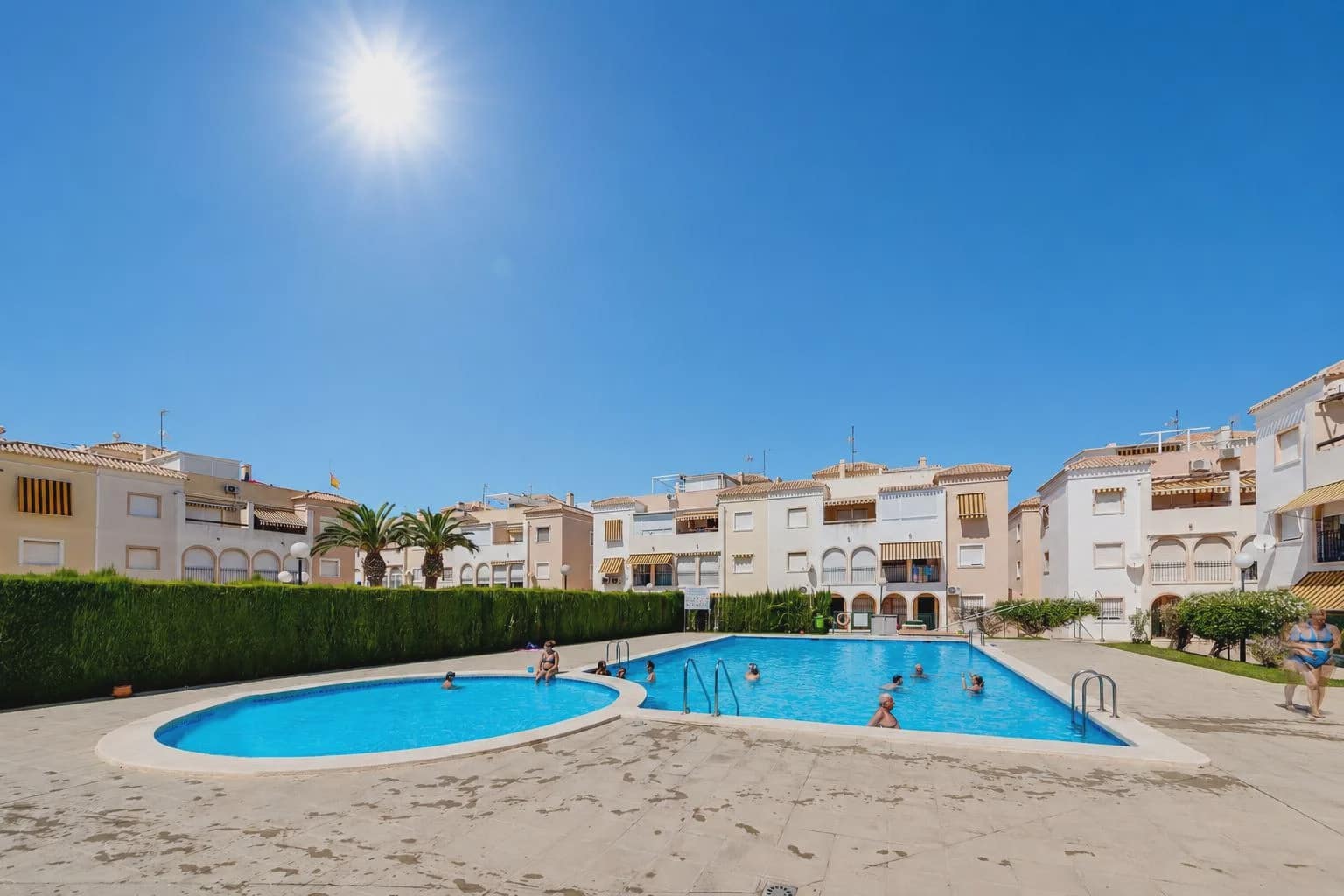 2 Zimmer Bungalow zu verkaufen in Torrevieja mit Pool - 149.900 € (Ref: 10011676)