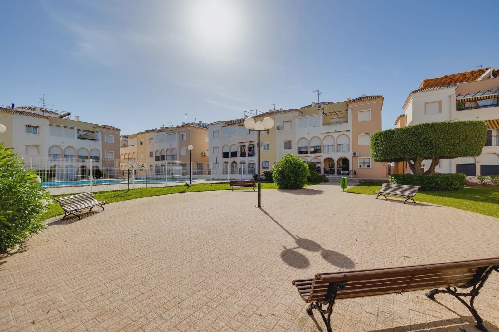 2 Zimmer Bungalow zu verkaufen in Torrevieja mit Pool - 149.900 € (Ref: 10011676)