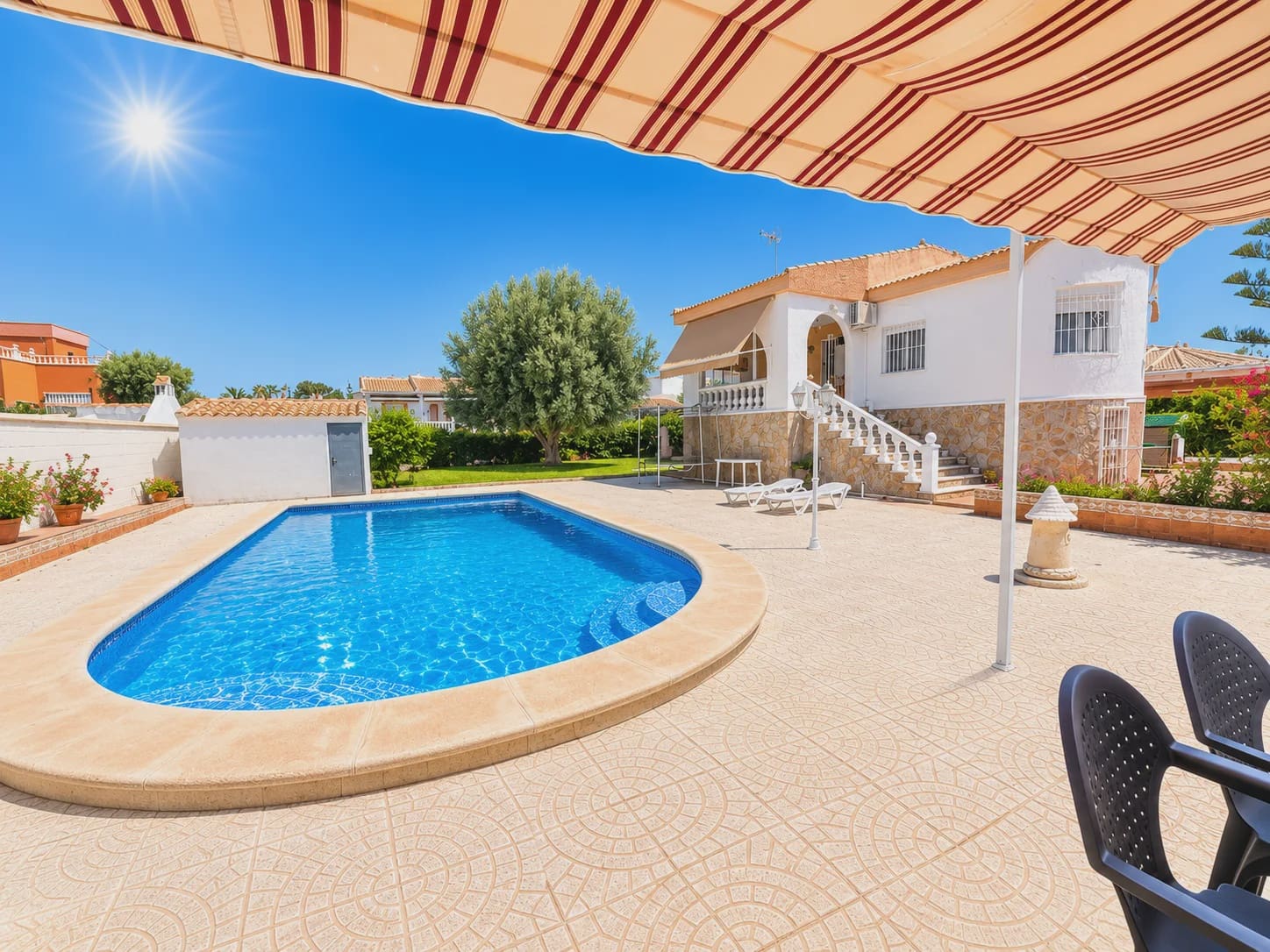 5 bedroom Villa for sale in Torrevieja with pool garage - € 399,000 (Ref: 10011677)