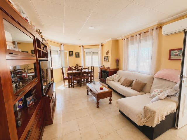 5 slaapkamer Villa te koop in El Chaparral, Torrevieja met zwembad garage - € 399.000 (Ref: 10011677)