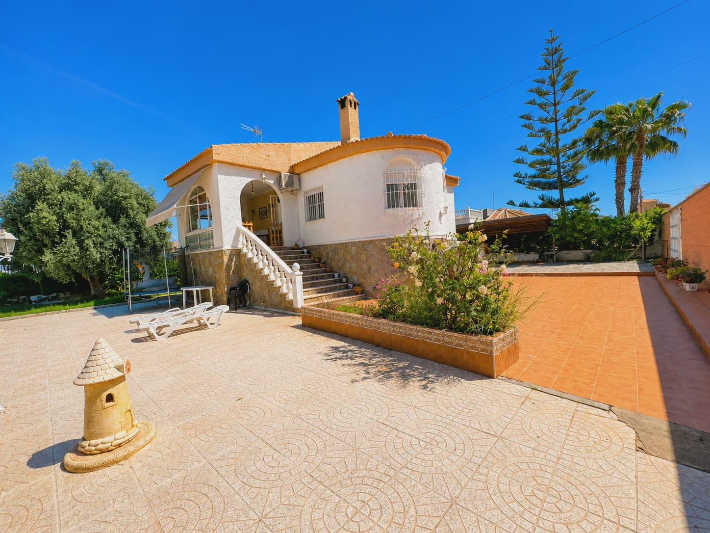 5 bedroom Villa for sale in Torrevieja with pool garage - € 399,000 (Ref: 10011677)