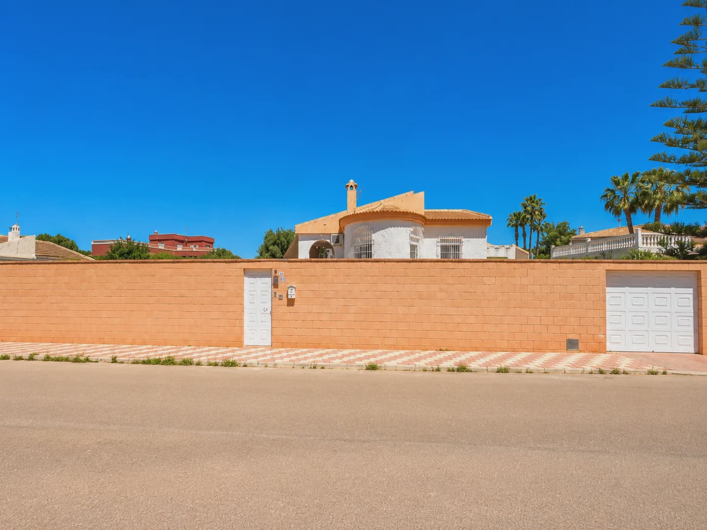 5 bedroom Villa for sale in Torrevieja with pool garage - € 399,000 (Ref: 10011677)