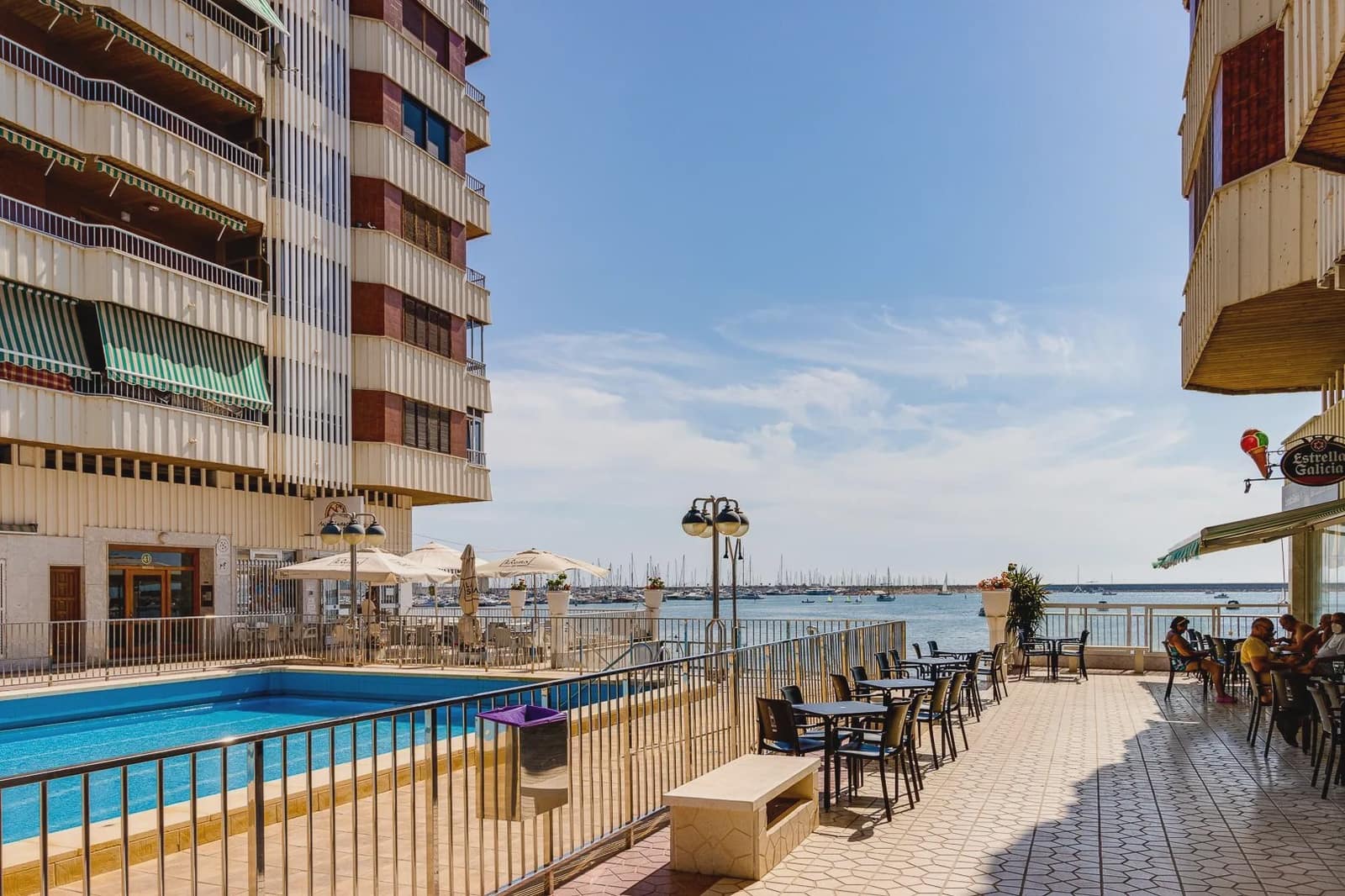 3 soveværelse Lejlighed til salg i Torrevieja med swimmingpool - € 256.000 (Ref: 10011678)