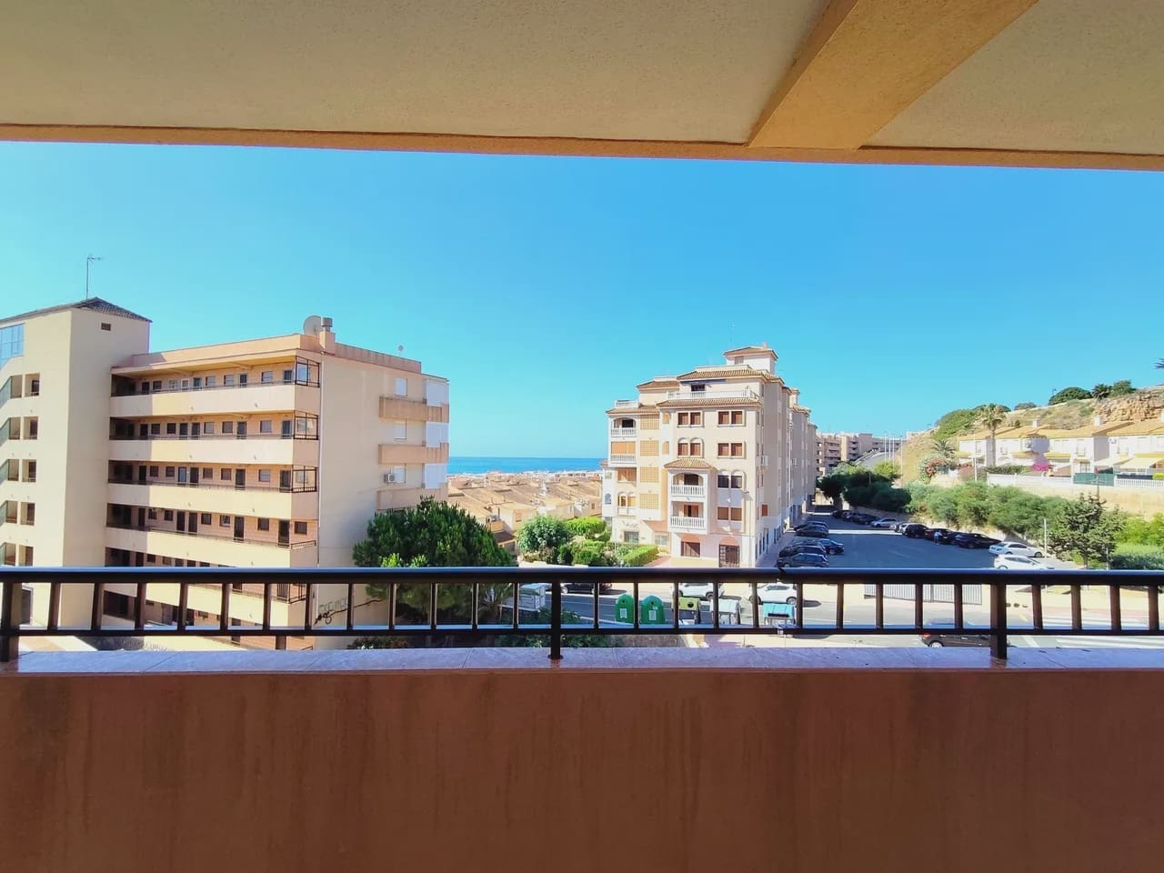 1 makuuhuone Huoneisto myytävänä paikassa Torrevieja mukana uima-altaan 
autotalli - 127 000 € (Ref: 10031307)