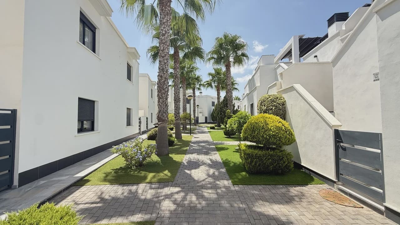 3 bedroom Townhouse for sale in Cabo Roig with pool garage - € 395,000 (Ref: 10031311)
