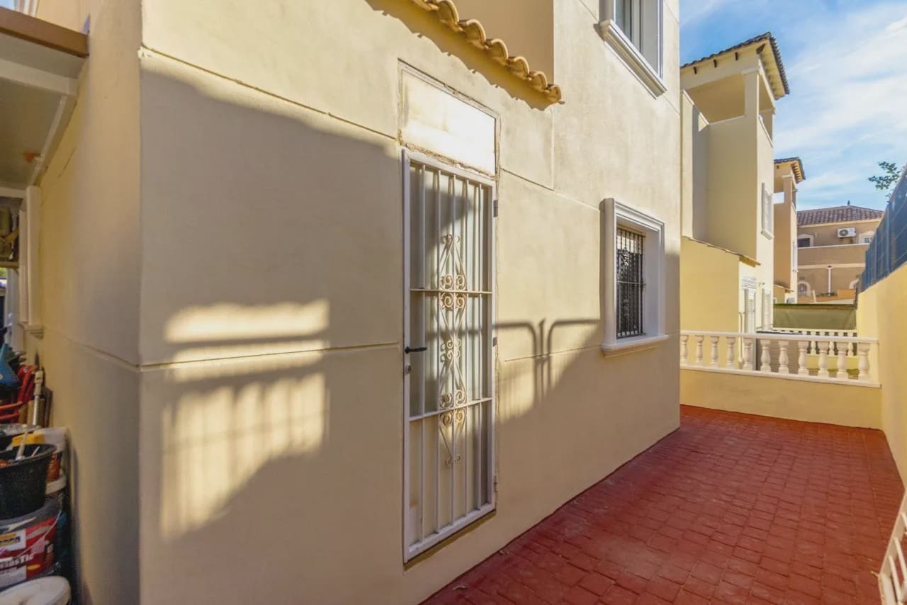 3 camera da letto Villa in vendita in Orihuela Costa con piscina garage - 295.000 € (Rif: 10038953)