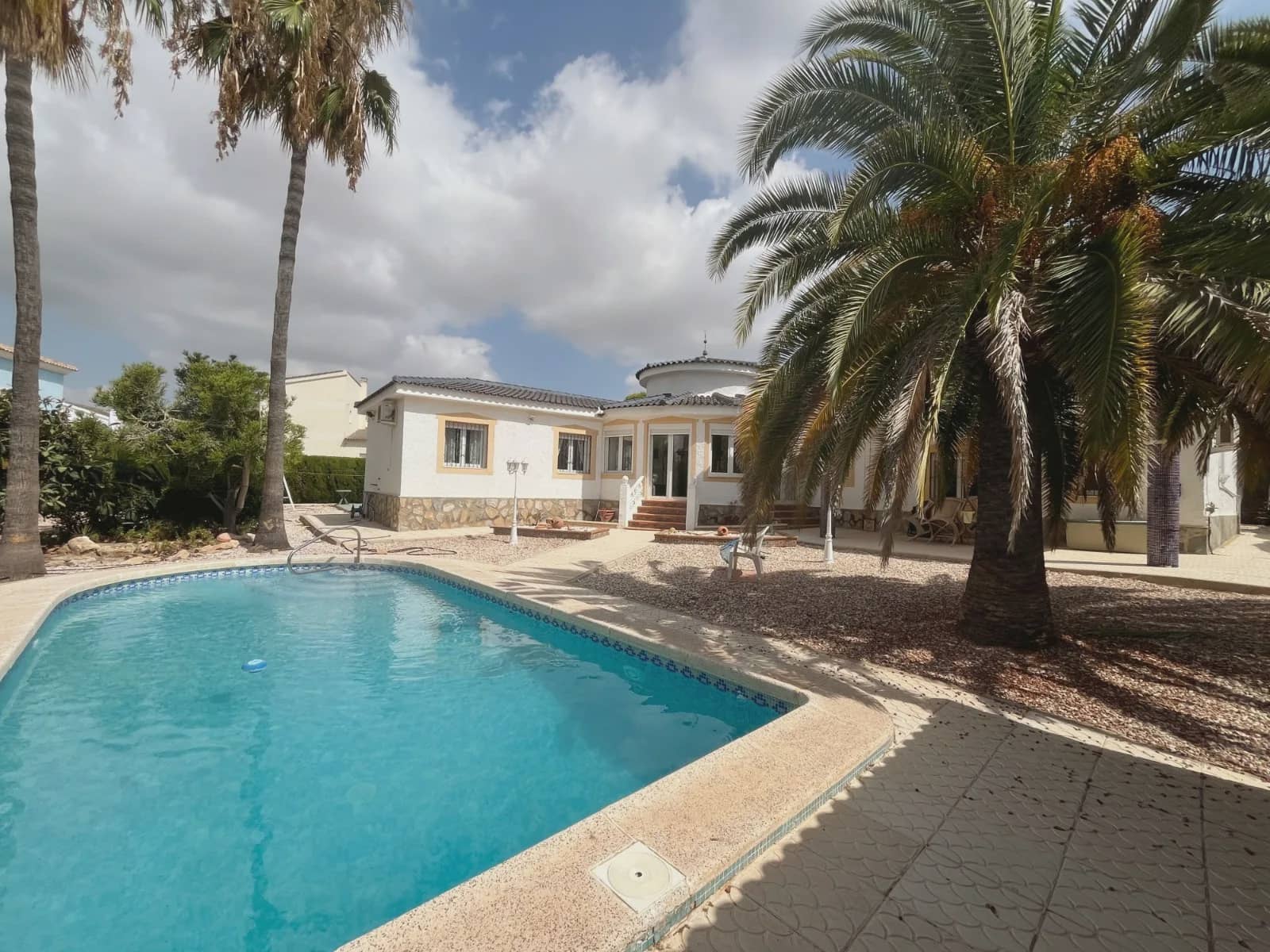 4 quarto Moradia para venda em Ciudad Quesada com piscina garagem - 585 000 € (Ref: 10050479)