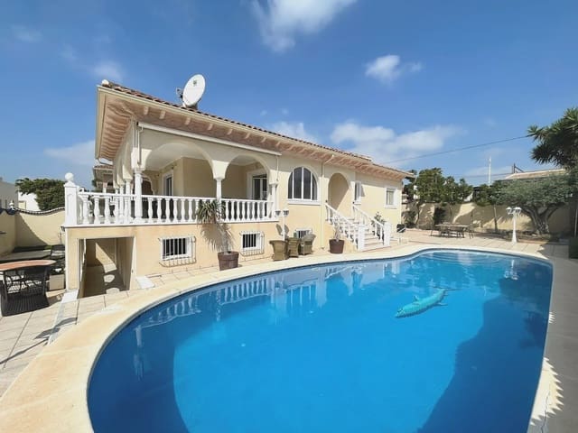 4 Zimmer Villa zu verkaufen in Ciudad Quesada, Rojales mit Pool - 585.000 € (Ref: 10050481)