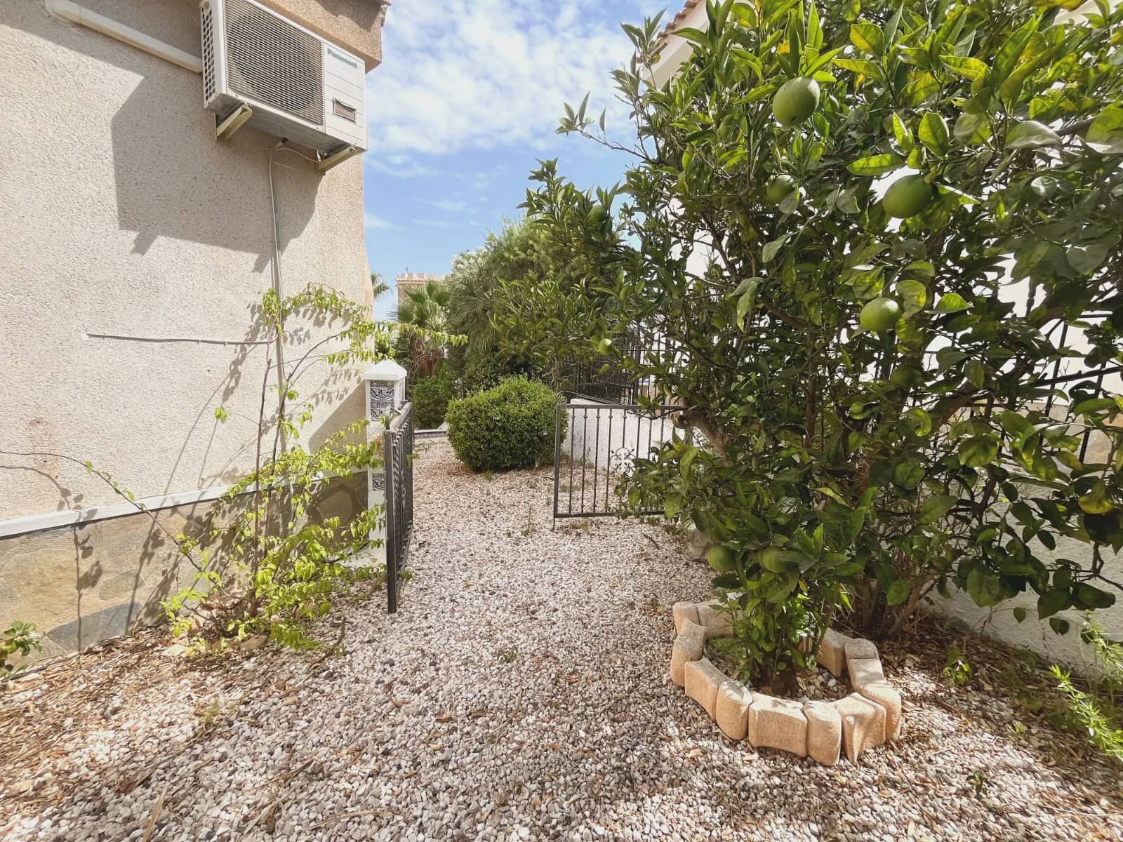 4 soverom Villa til salgs i Ciudad Quesada med svømmebasseng garasje - € 355 000 (Ref: 10062312)