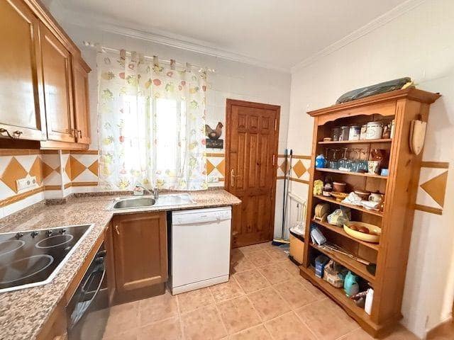2 makuuhuone Omakotitalo myytävänä paikassa Orihuela Costa mukana uima-altaan 
autotalli - 220 000 € (Ref: 10070984)