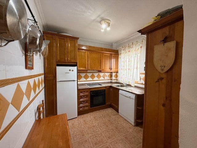 2 makuuhuone Omakotitalo myytävänä paikassa Orihuela Costa mukana uima-altaan 
autotalli - 220 000 € (Ref: 10070984)