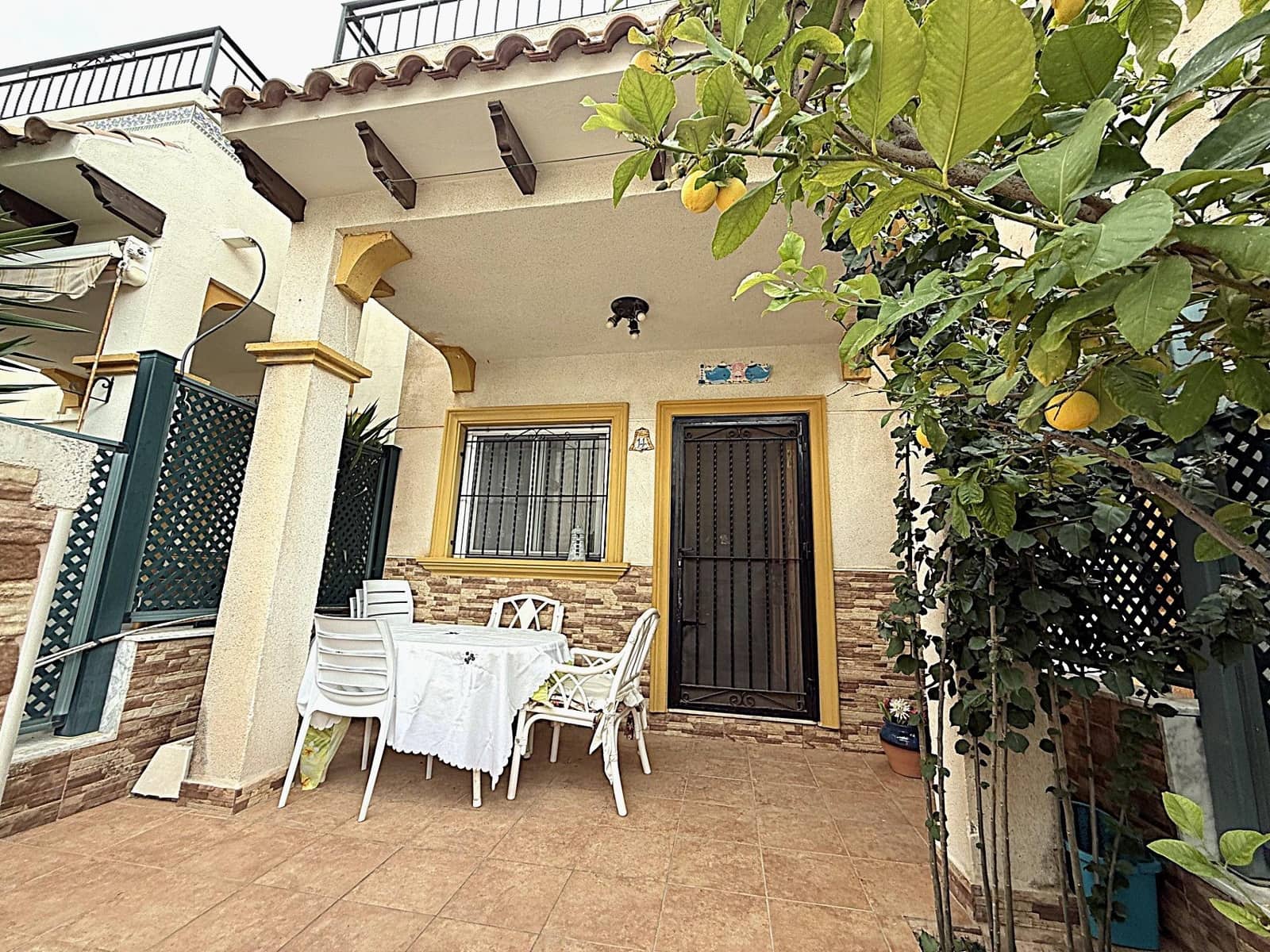 2 makuuhuone Omakotitalo myytävänä paikassa Orihuela Costa mukana uima-altaan 
autotalli - 220 000 € (Ref: 10070984)