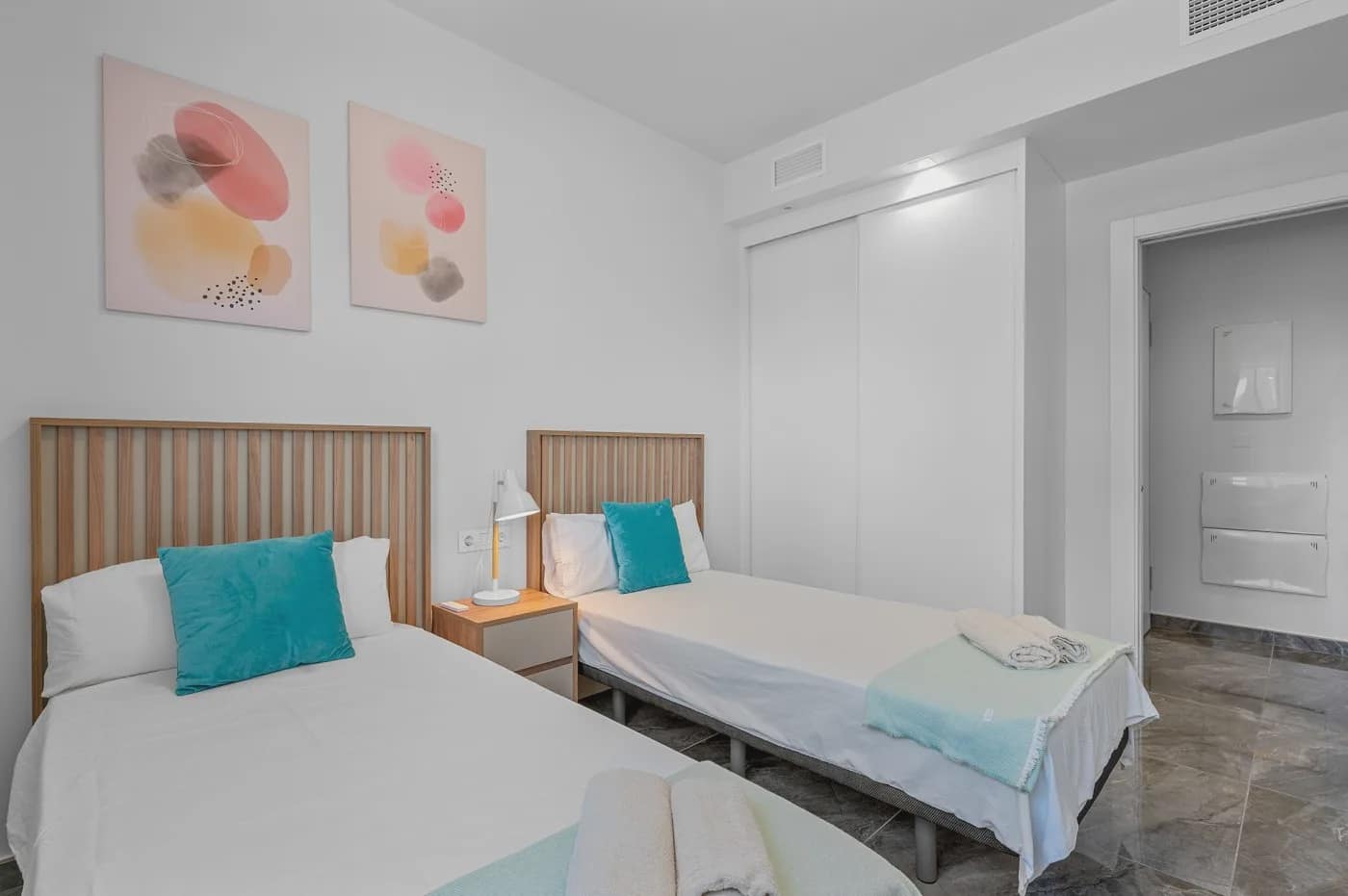 2 soveværelse Lejlighed til salg i Orihuela Costa med swimmingpool garage - € 299.000 (Ref: 10072679)