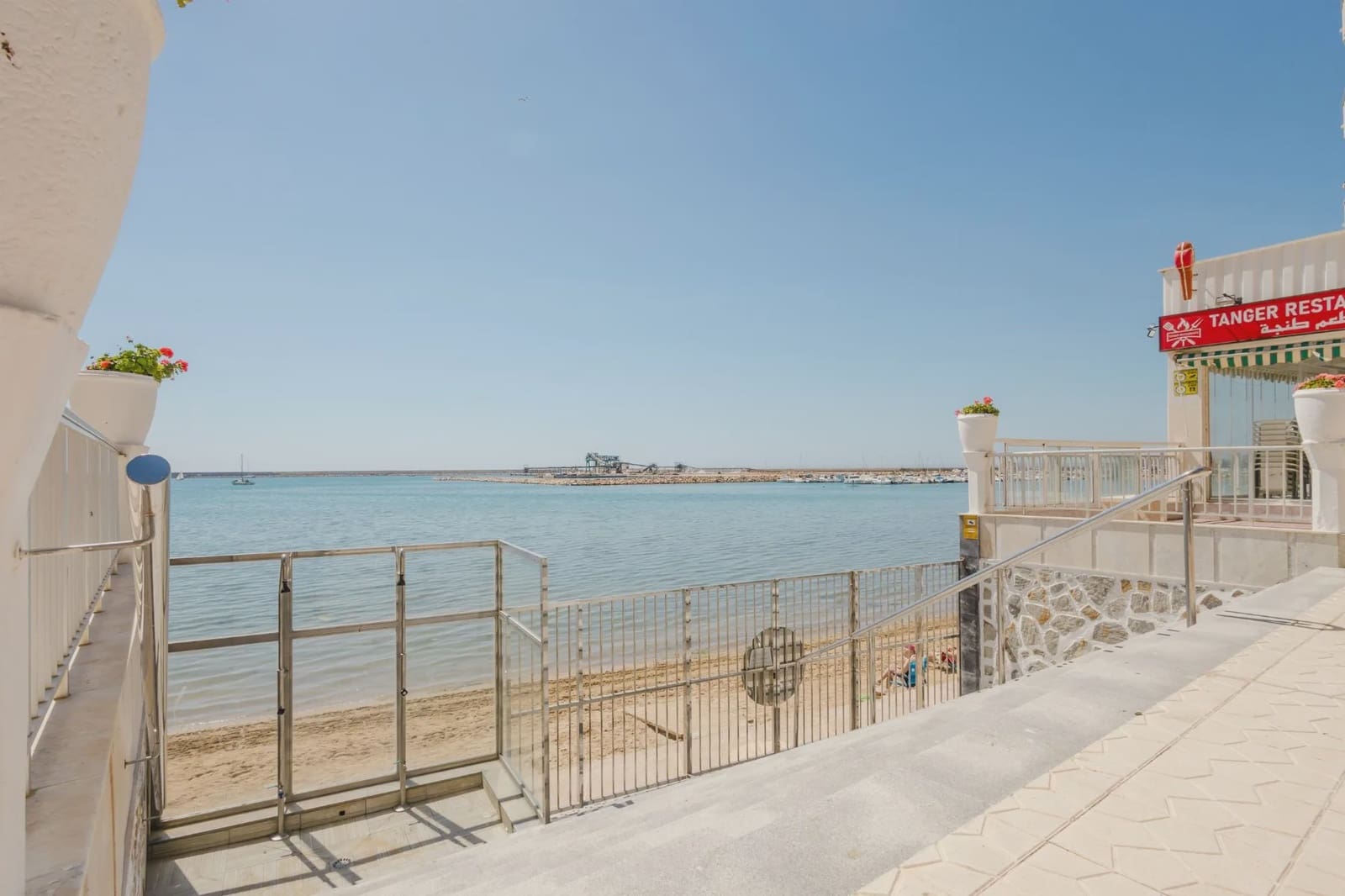 3 quarto Apartamento para venda em Torrevieja com piscina - 236 000 € (Ref: 10076936)