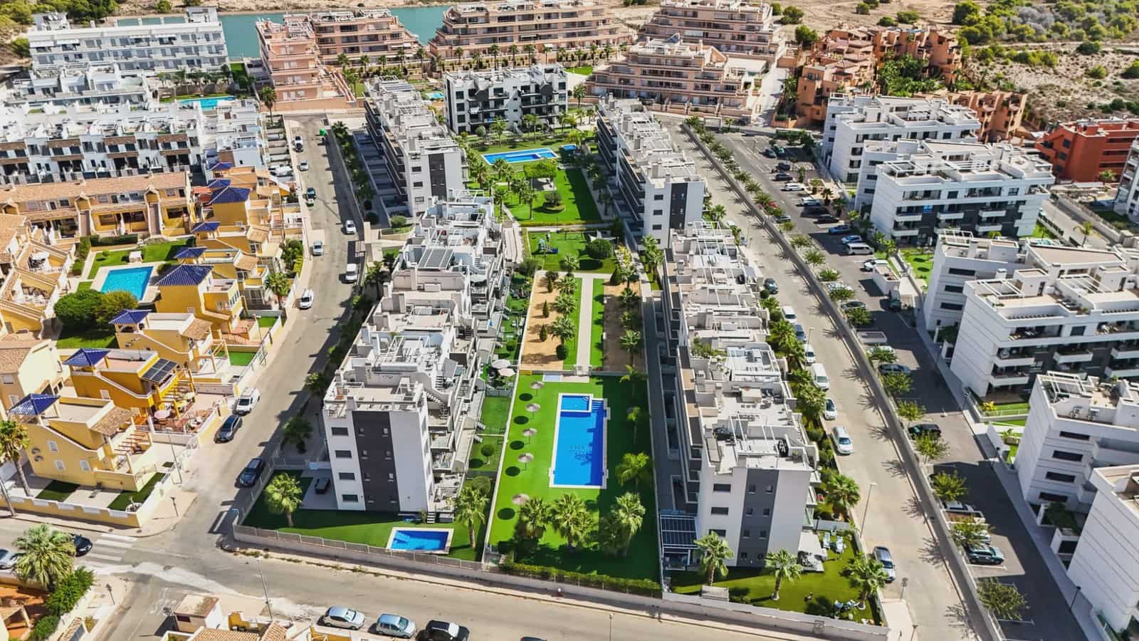 2 quarto Penthouse para venda em Orihuela Costa com piscina garagem - 298 000 € (Ref: 10077365)