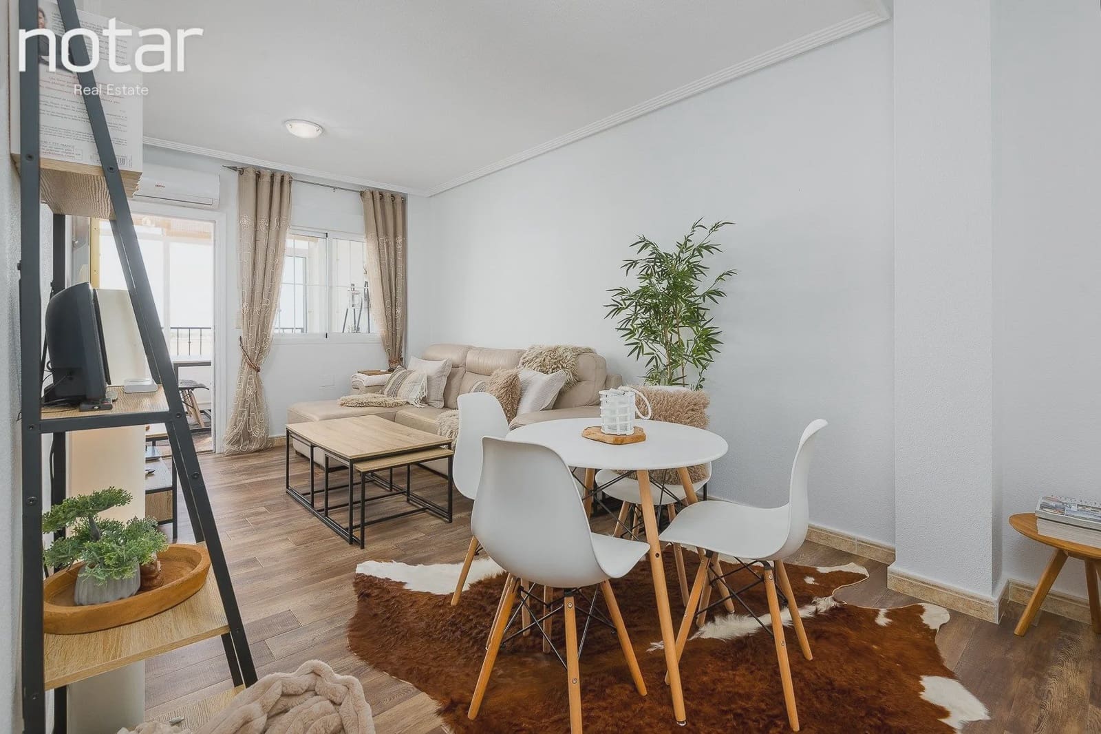 2 makuuhuone Huoneisto myytävänä paikassa Orihuela Costa mukana uima-altaan - 199 000 € (Ref: 10081764)