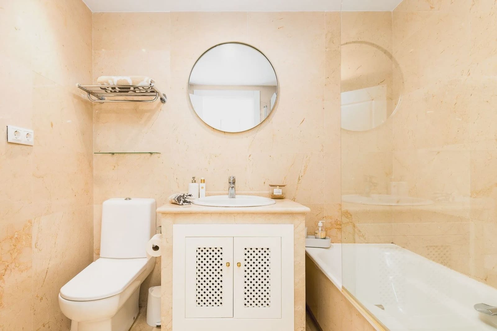 3 camera da letto Appartamento in vendita in Roda con piscina garage - 300.000 € (Rif: 10081766)