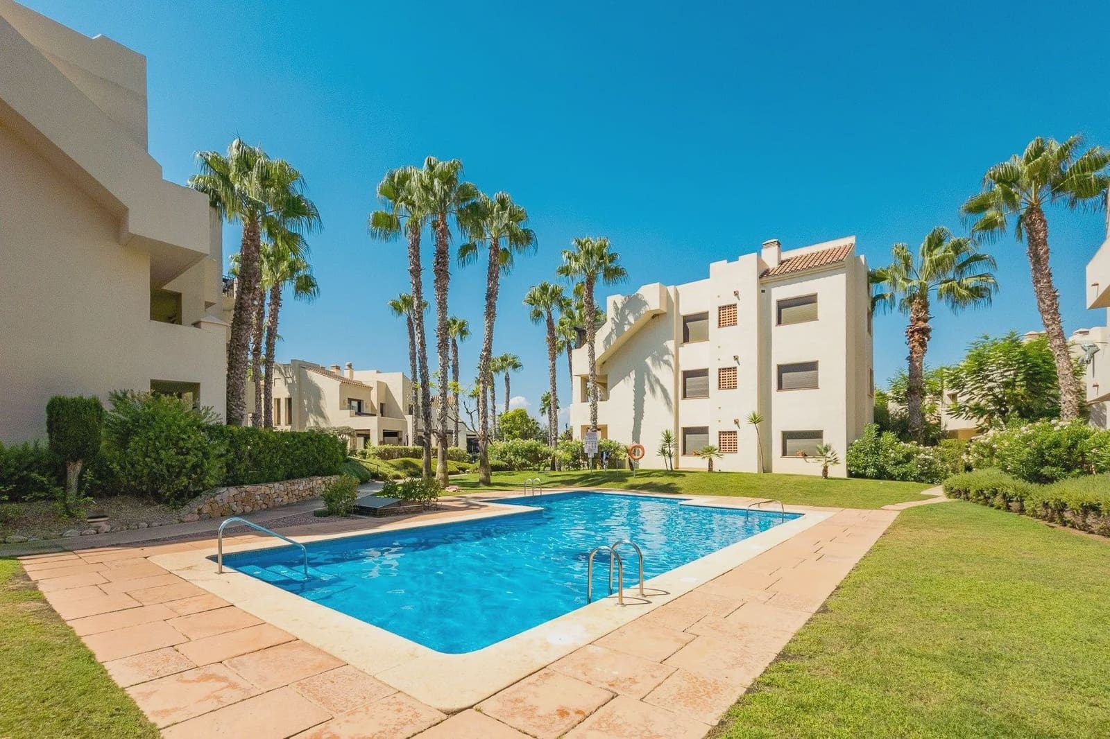 3 camera da letto Appartamento in vendita in Roda con piscina garage - 300.000 € (Rif: 10081766)