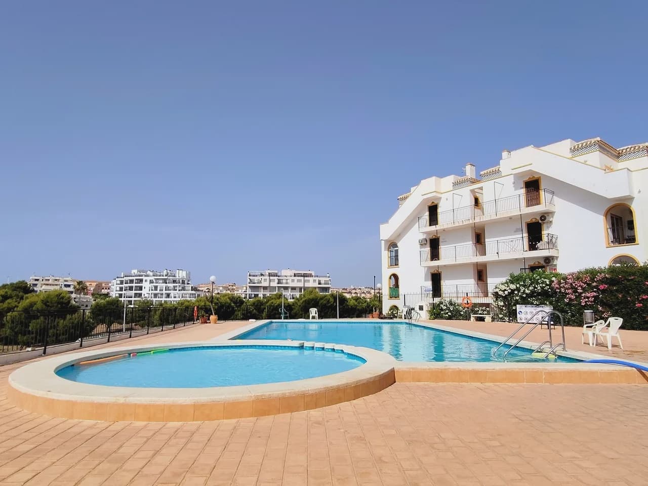 2 slaapkamer Appartement te koop in La Zenia met zwembad - € 169.900 (Ref: 10098281)