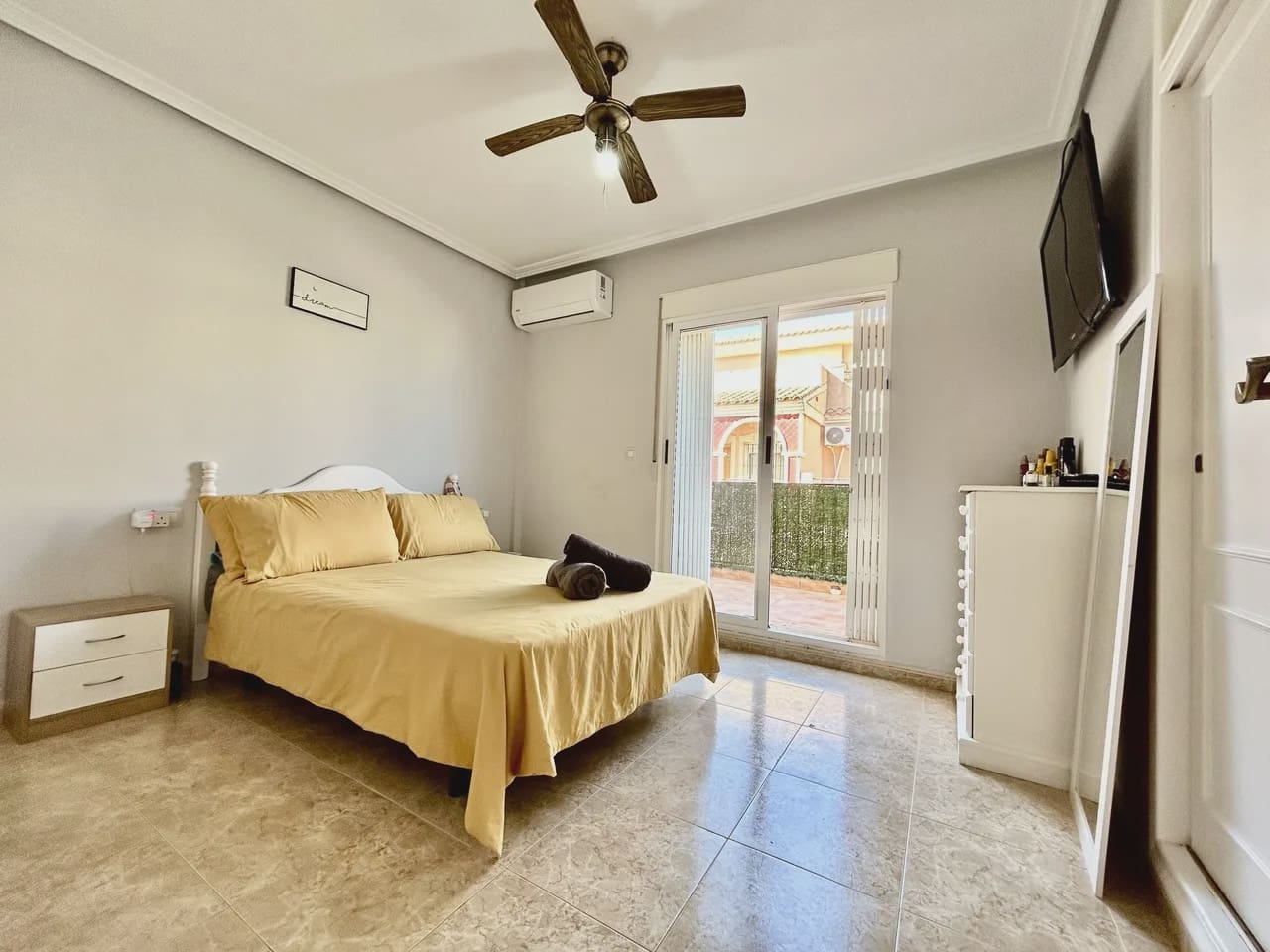 3 quarto Casa em Banda para venda em La Zenia com piscina garagem - 199 900 € (Ref: 10098282)