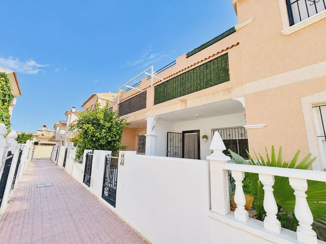 3 quarto Casa em Banda para venda em La Zenia com piscina garagem - 199 900 € (Ref: 10098282)