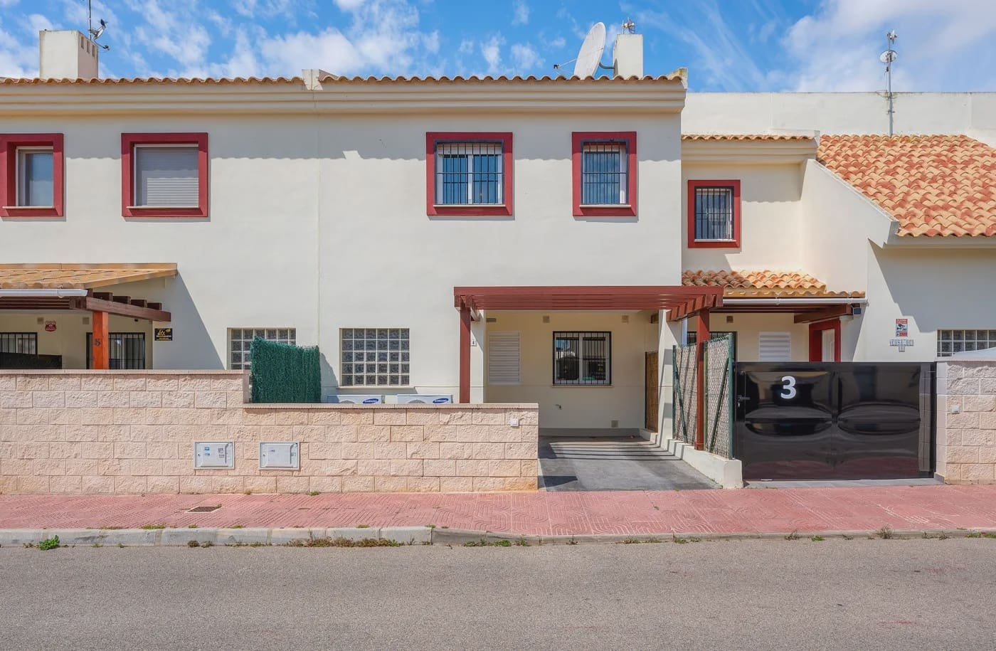 3 quarto Casa em Banda para venda em Ciudad Quesada com piscina garagem - 249 950 € (Ref: 10099409)