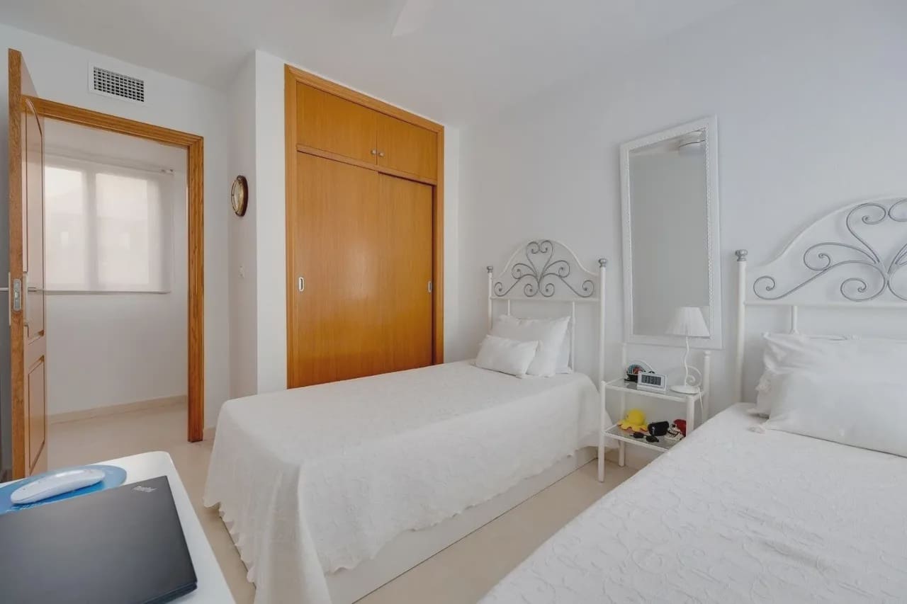 3 bedroom Villa for sale in Torrevieja with pool garage - € 329,000 (Ref: 10102606)