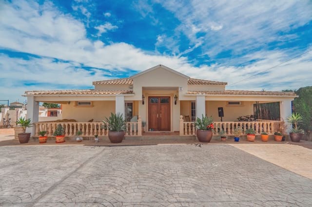 6 slaapkamer Villa te koop in Heredades, Almoradí met zwembad garage - € 595.000 (Ref: 10102607)