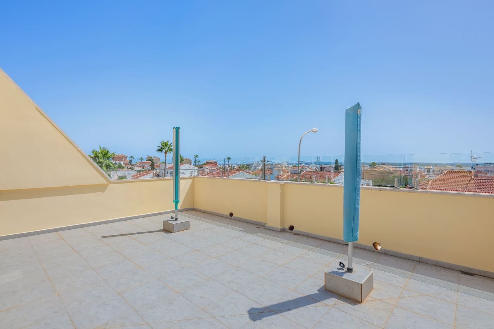 5 quarto Moradia para venda em Ciudad Quesada com piscina garagem - 595 000 € (Ref: 10102608)