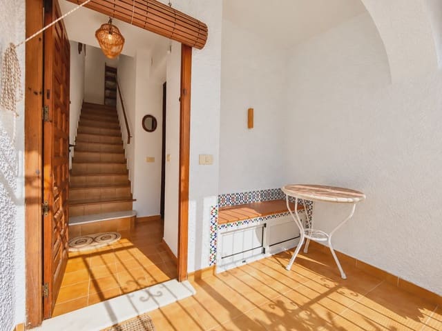 2 slaapkamer Huis te koop in Nueva Torrevieja, Torrevieja met zwembad garage - € 210.000 (Ref: 10127408)