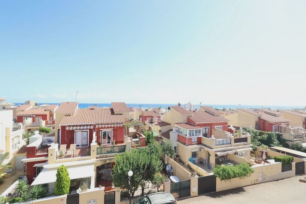 2 bedroom Apartment for sale in Torrevieja with pool garage - € 210,000 (Ref: 10139714)