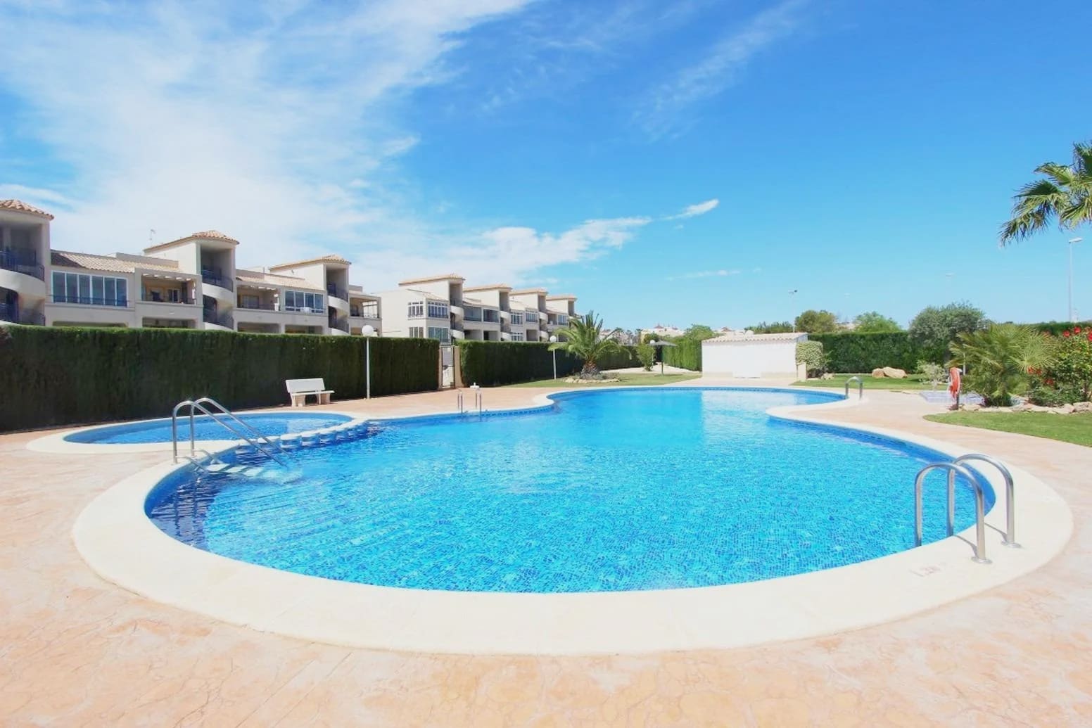 2 soveværelse Lejlighed til salg i Orihuela Costa med swimmingpool - € 149.000 (Ref: 10139715)