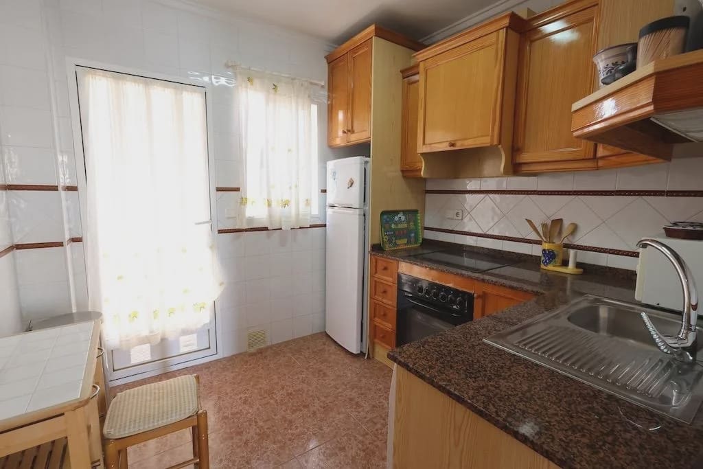 3 makuuhuone Huvila myytävänä paikassa Torrevieja mukana uima-altaan 
autotalli - 320 000 € (Ref: 10140158)