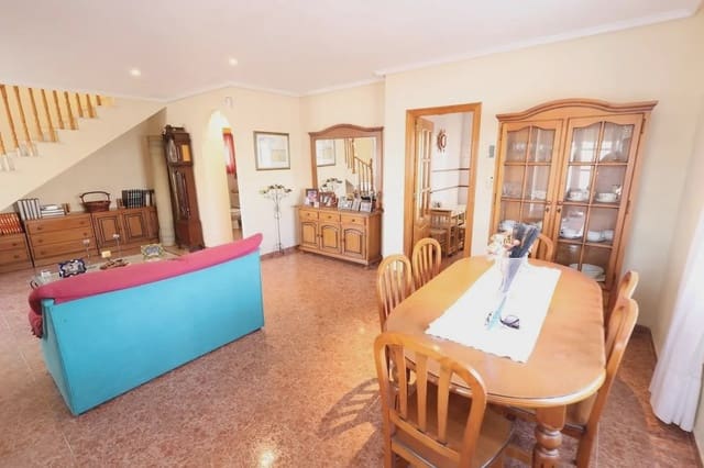 3 makuuhuone Huvila myytävänä paikassa Los Balcones - Los Altos, Torrevieja mukana uima-altaan 
autotalli - 320 000 € (Ref: 10140158)