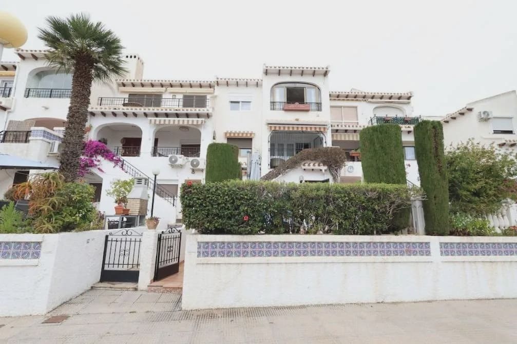 4 camera da letto Villetta a Schiera in vendita in Cabo Roig con garage - 330.000 € (Rif: 10140160)