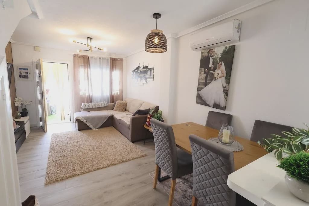 2 soveværelse Rækkehus til salg i Pilar de la Horadada med swimmingpool - € 229.900 (Ref: 10140161)