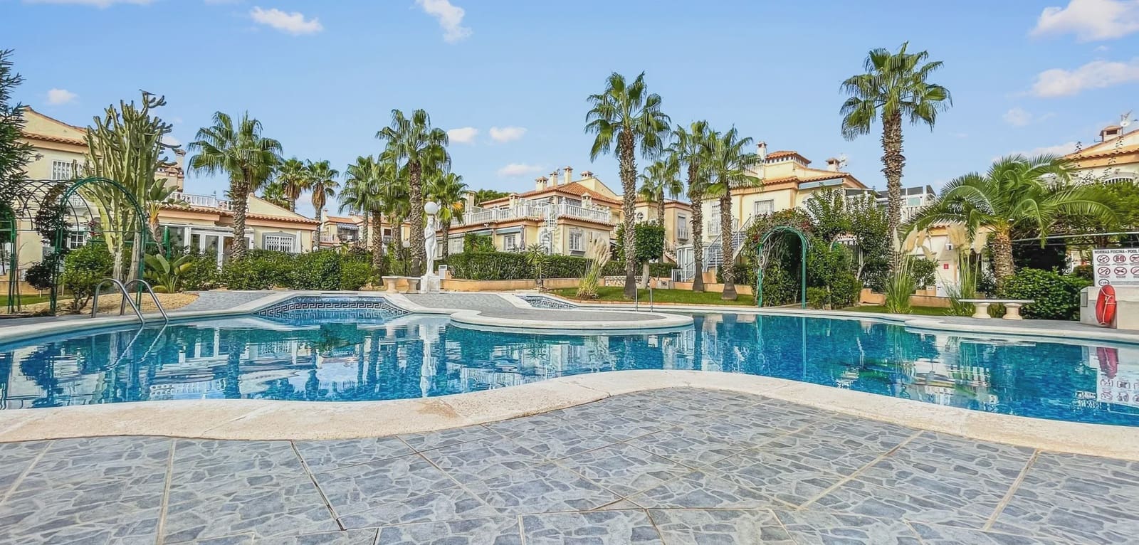 2 slaapkamer Appartement te koop in Orihuela Costa met zwembad - € 175.000 (Ref: 10150545)