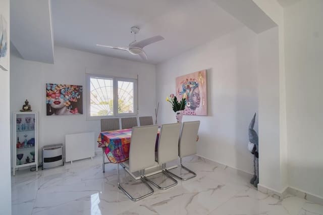 Casa de 2 habitaciones en Benijófar en venta con piscina - 205.000 € (Ref: 10167950)