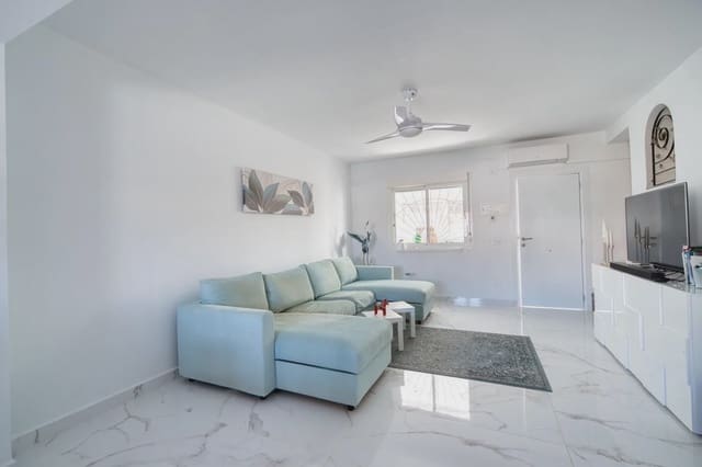 Casa de 2 habitaciones en Benijófar en venta con piscina - 205.000 € (Ref: 10167950)