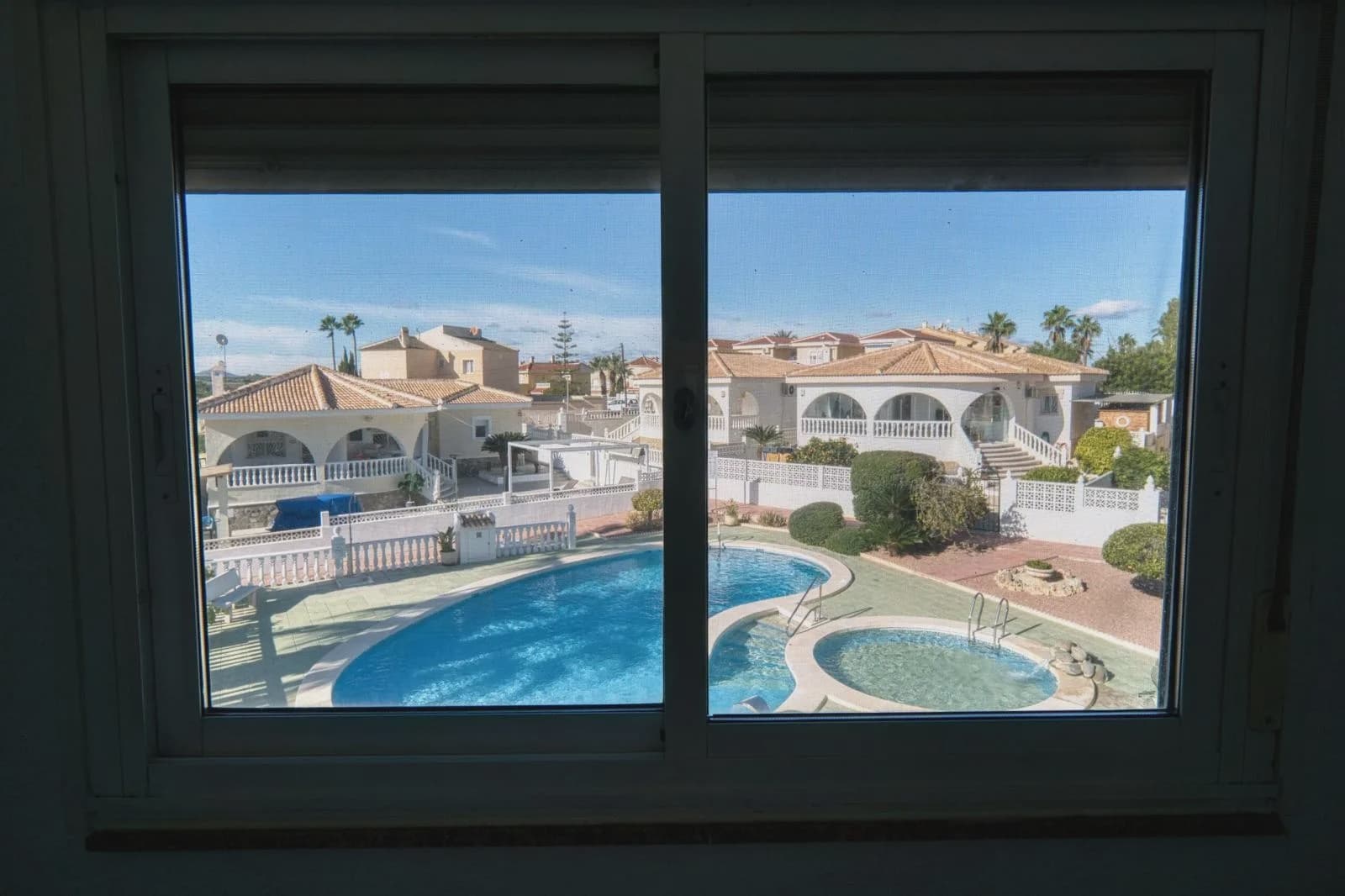 Casa de 2 habitaciones en Benijófar en venta con piscina - 205.000 € (Ref: 10167950)